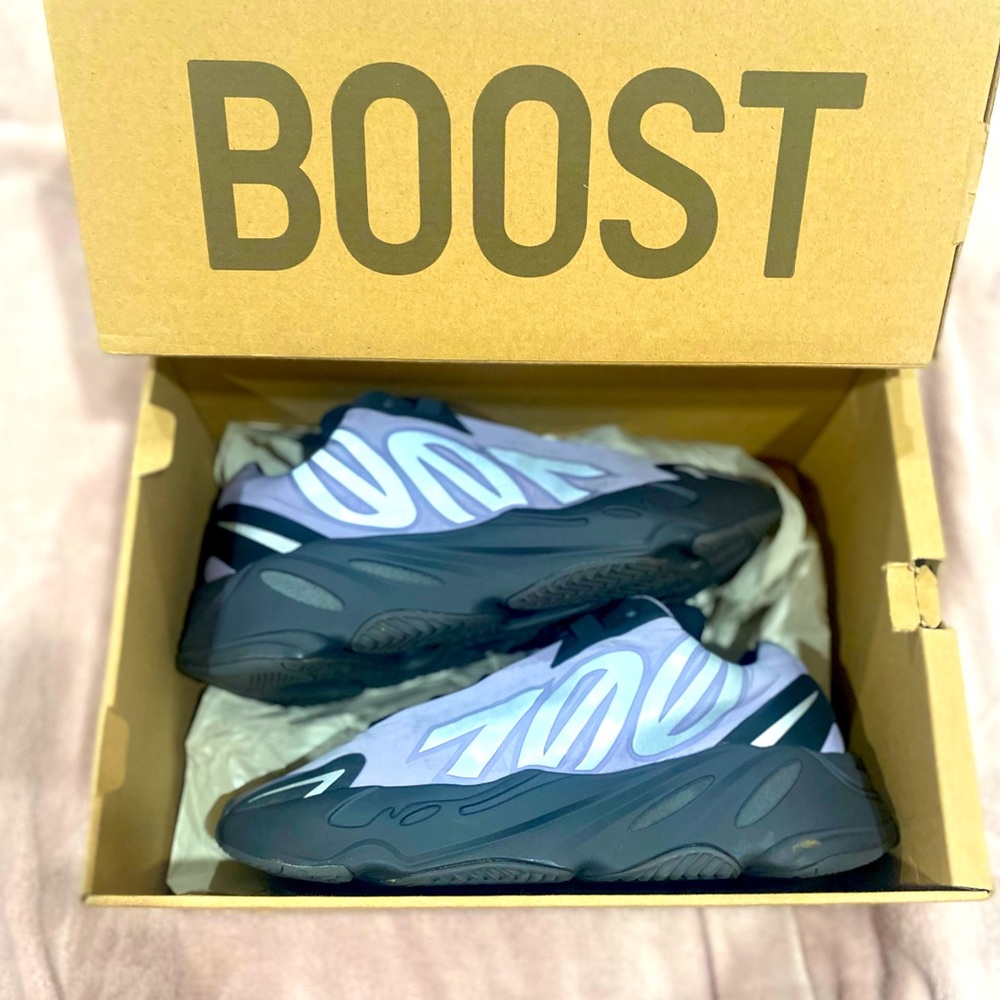 yeezy 700 MNVN “Geode”